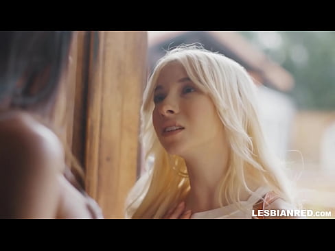 ❤️ Ragazza torna a casa qualche mese dopo e finisce per mangiare la figa della sua matrigna ❤️❌ Video di sesso al it.josporn-com.ru ❌