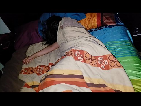 ❤️ Figliastro che rimprovera la sua giovane matrigna mentre lei dorme ❤️❌ Video di sesso al it.josporn-com.ru ❌